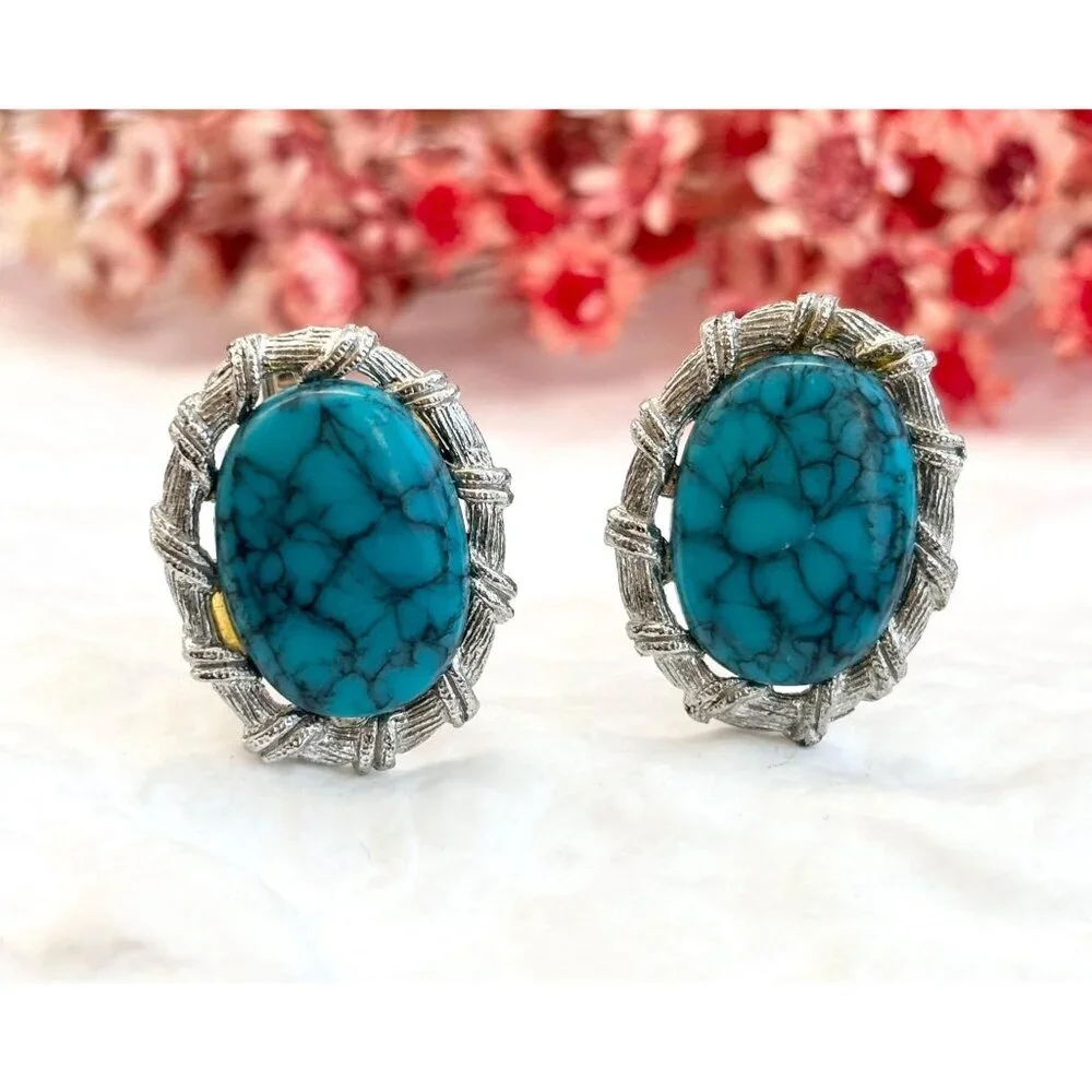 Faux Turquoise Silver Toned 80's Style Retro Oval Shaped Vintage Cuff Links
